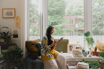 Taking notes in a colorful decor